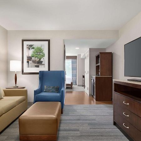 Hilton Garden Inn Stony Brook Extérieur photo