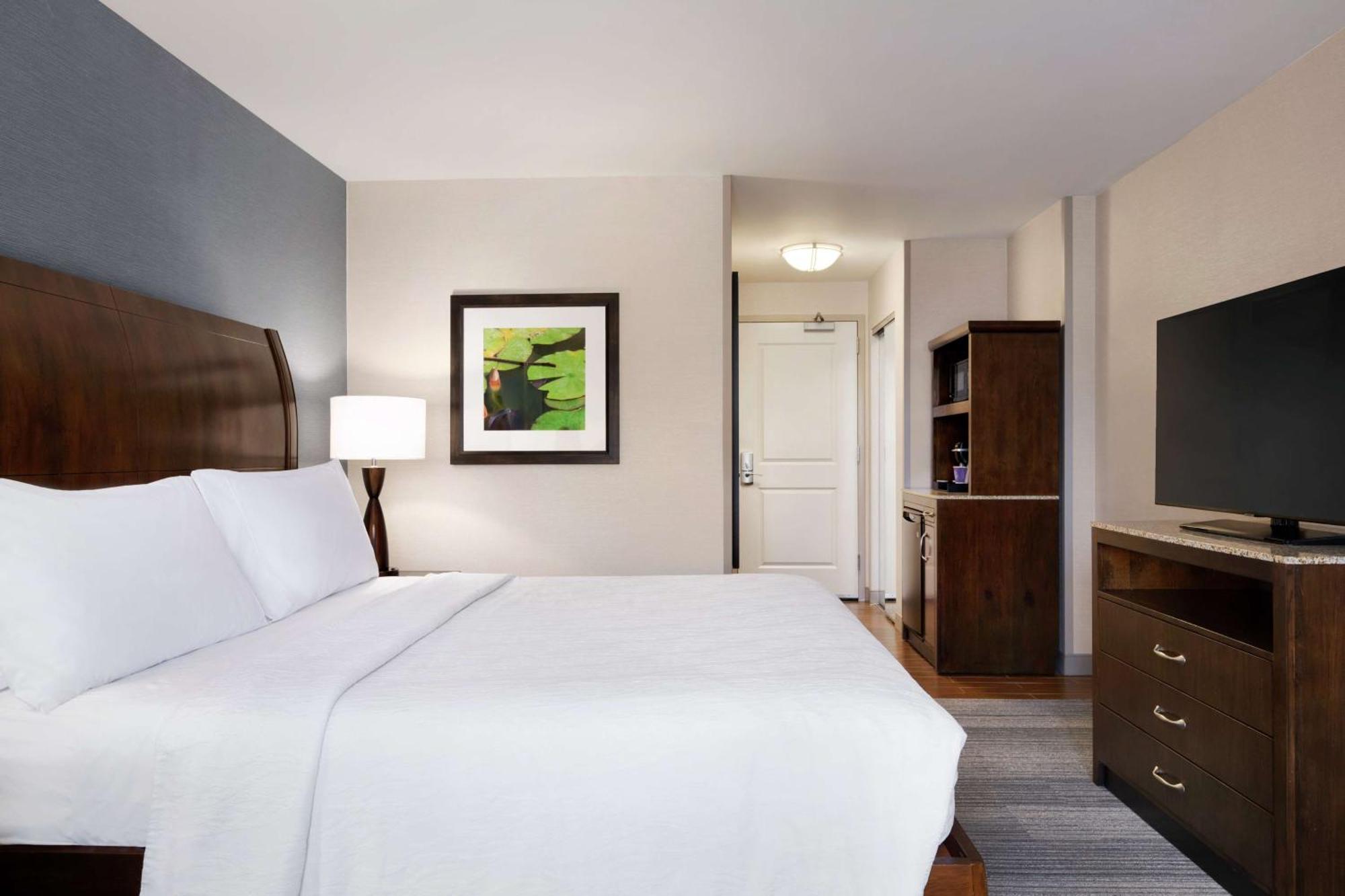 Hilton Garden Inn Stony Brook Extérieur photo