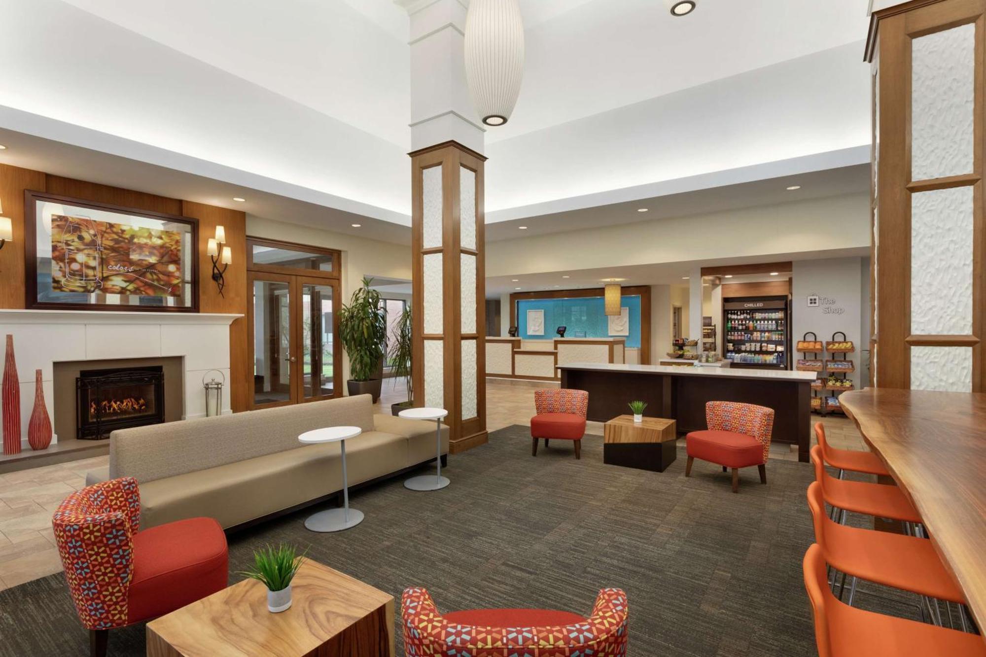 Hilton Garden Inn Stony Brook Extérieur photo