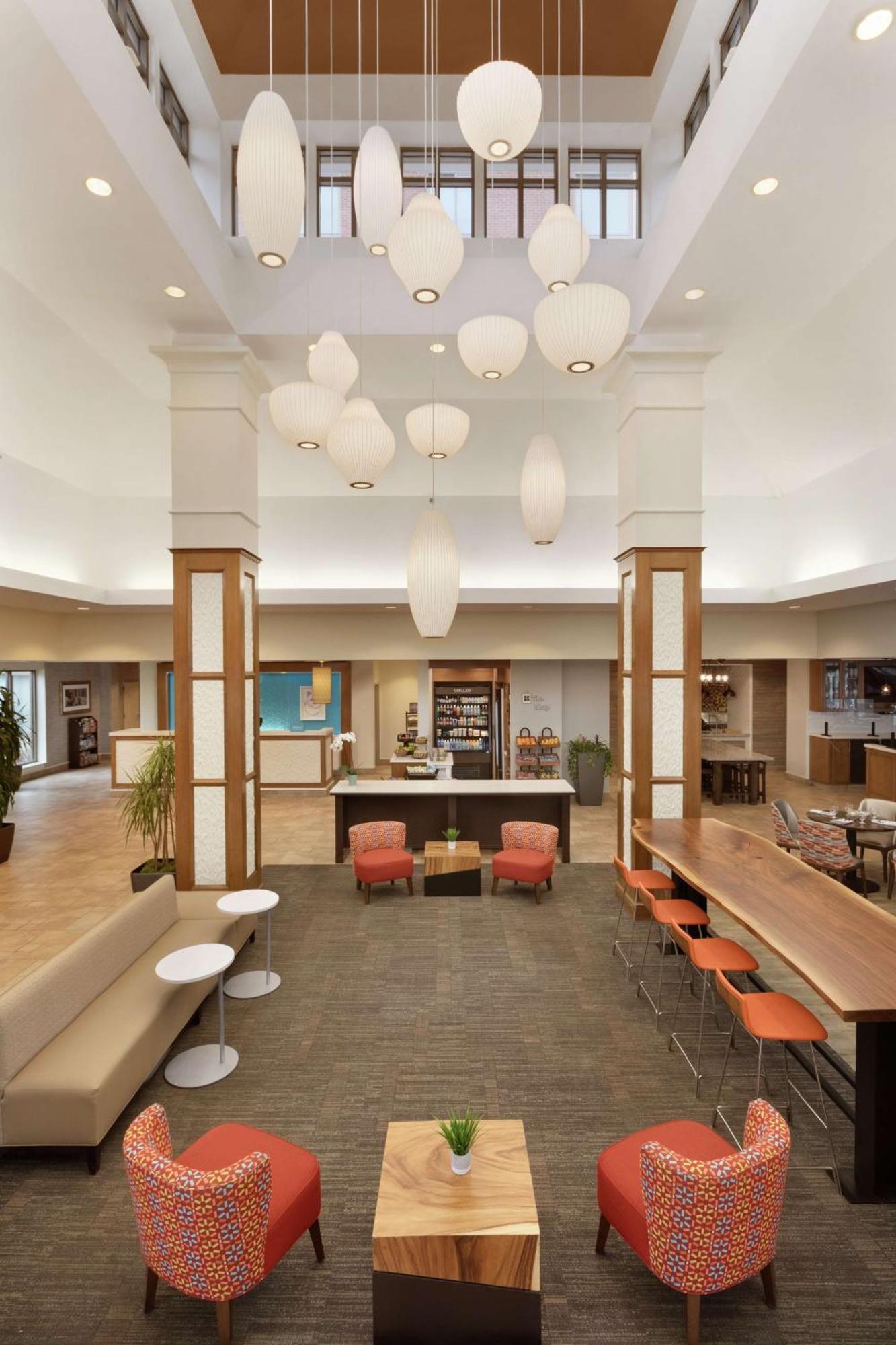 Hilton Garden Inn Stony Brook Extérieur photo