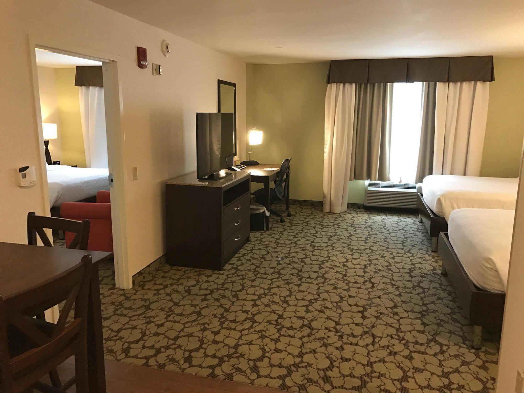 Hilton Garden Inn Stony Brook Extérieur photo