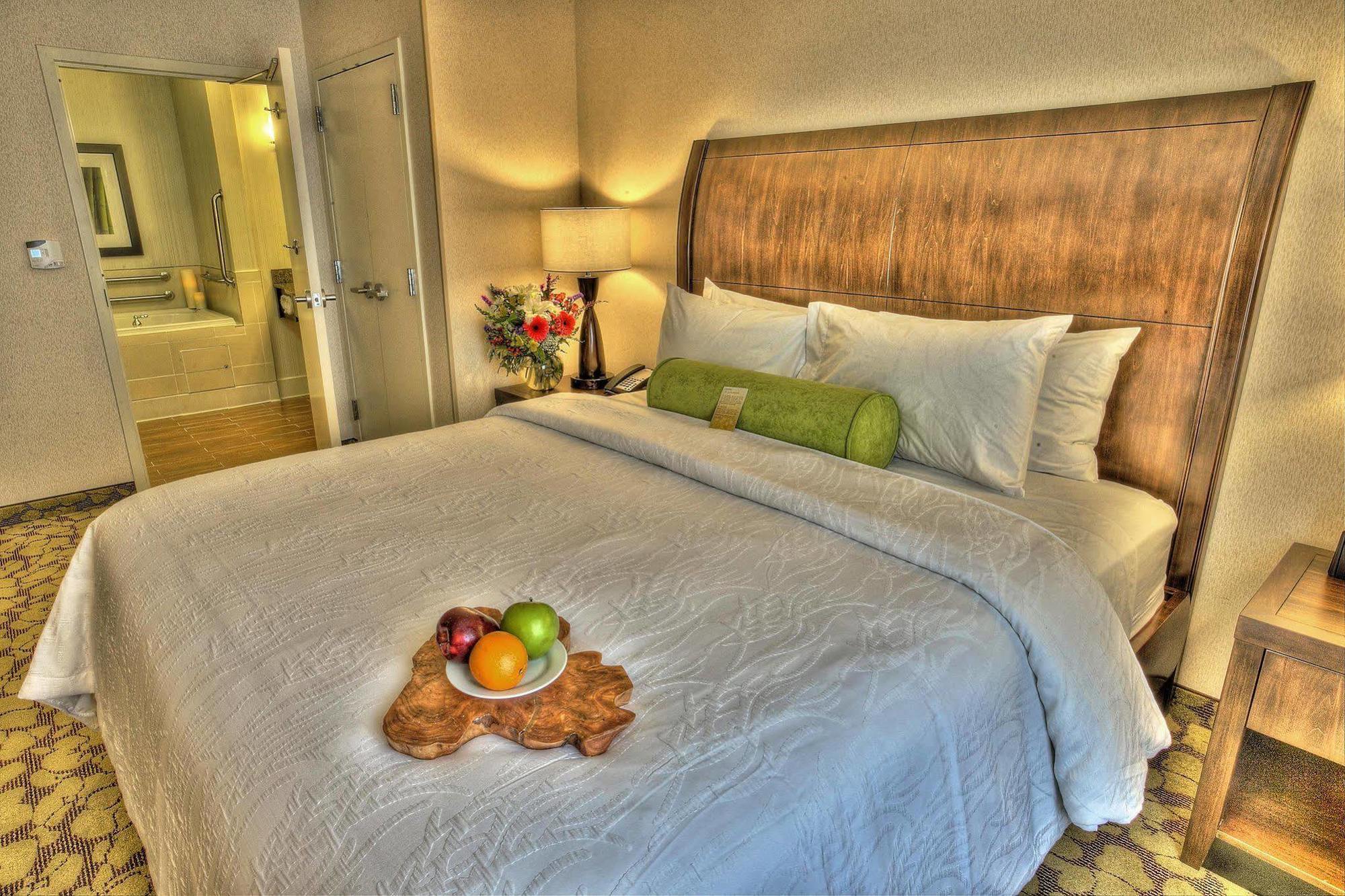 Hilton Garden Inn Stony Brook Extérieur photo